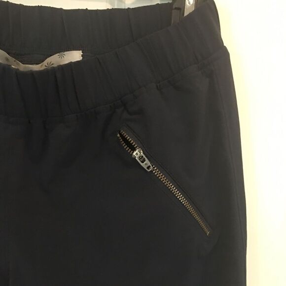 Athleta size 2 cinched leg capri blue studio pants - Picture 8 of 8